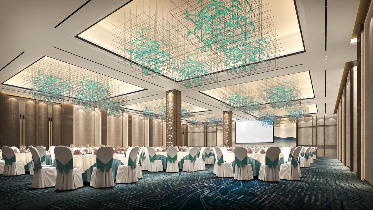 Howard Johnson Plaza By Wyndham Blue Bay سيهانوكفيل المظهر الخارجي الصورة