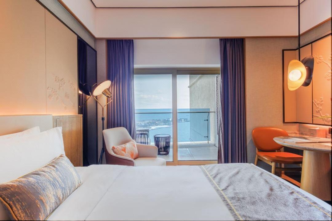 Howard Johnson Plaza By Wyndham Blue Bay سيهانوكفيل المظهر الخارجي الصورة