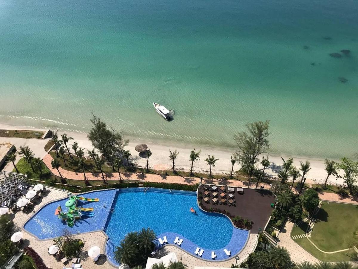 Howard Johnson Plaza By Wyndham Blue Bay سيهانوكفيل المظهر الخارجي الصورة